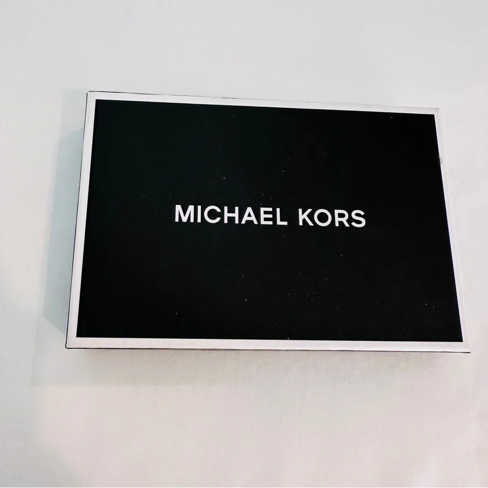 NWT Michael Kors Card Holder with Matching Keychain Black & Gray in box‎